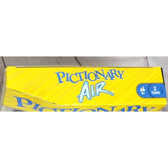 Pictionary Air Toy Of The Year 2020 Air Pen 2 Team Family Game - Picture 13 of 16